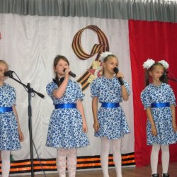 Праздничный концерт "Мир сохраним на планете"