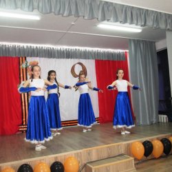 Праздничный концерт "Мир сохраним на планете"