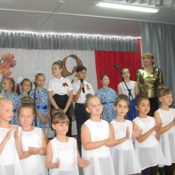 Праздничный концерт "Мир сохраним на планете"