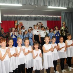 Праздничный концерт "Мир сохраним на планете"